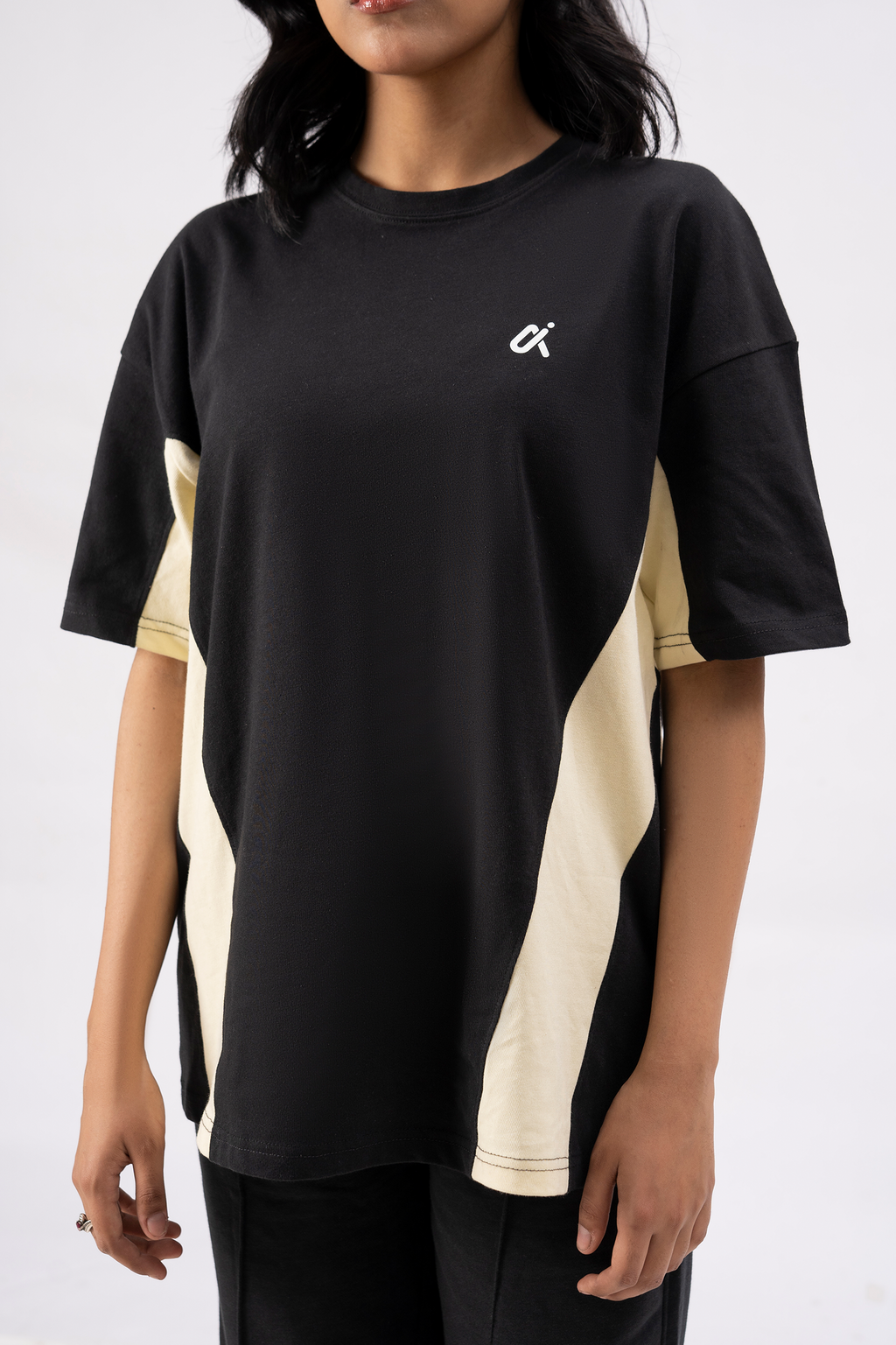 Contour Panel Tee – Black & Sand S4